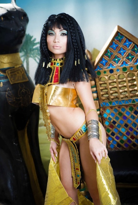 Cleopatra porn model pics