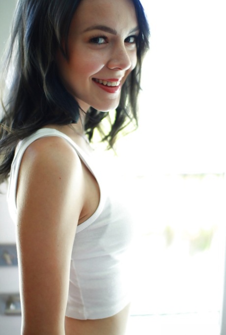 Chloe Riley perfect actress pic