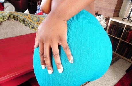 ebony yoga pants hot naked gallery