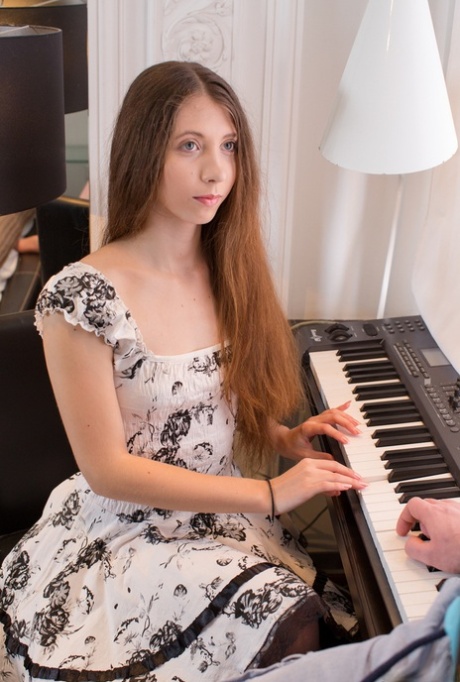 Stephanie Moon nudes actress images