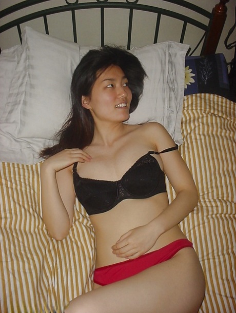 fidanzata asiatica erotico di alta qualità foto