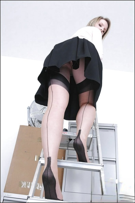 upskirt stockings hot naked picture