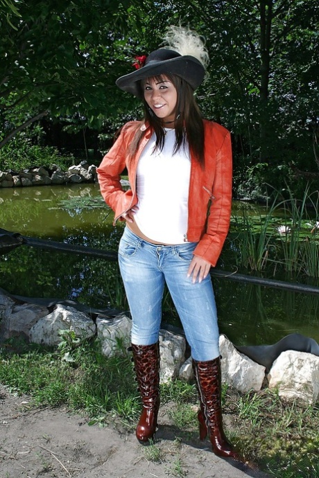 Carla C Giggy star pretty galleries