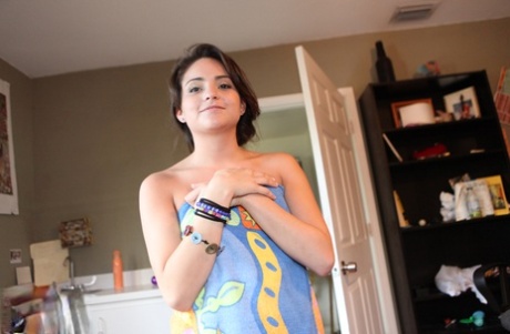 Cara Swank hd actress pictures