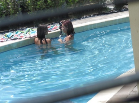 voyeur free nude image