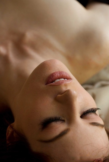 beautiful face hot nude galleries