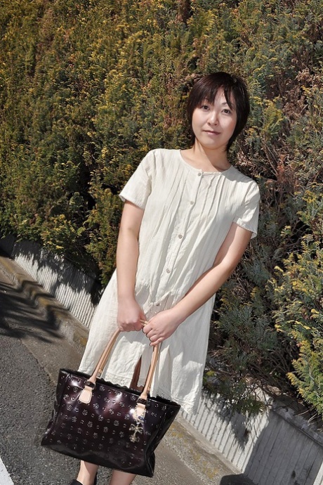 japanese mom sexy naked image