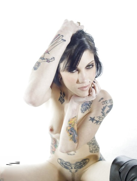 Cadence St John hot model img
