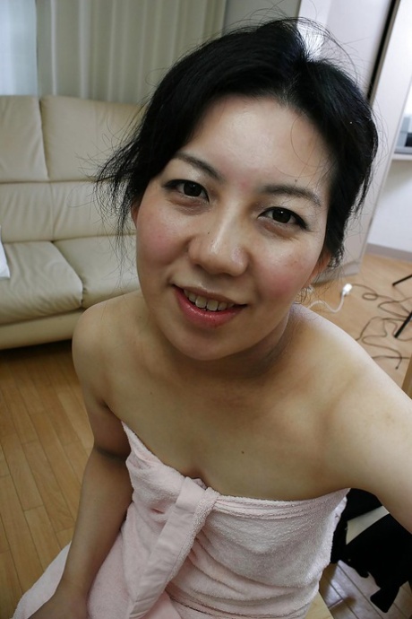 asiatisk moden xxx perfekt foton