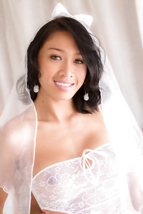 Ladyboy Ying free model img