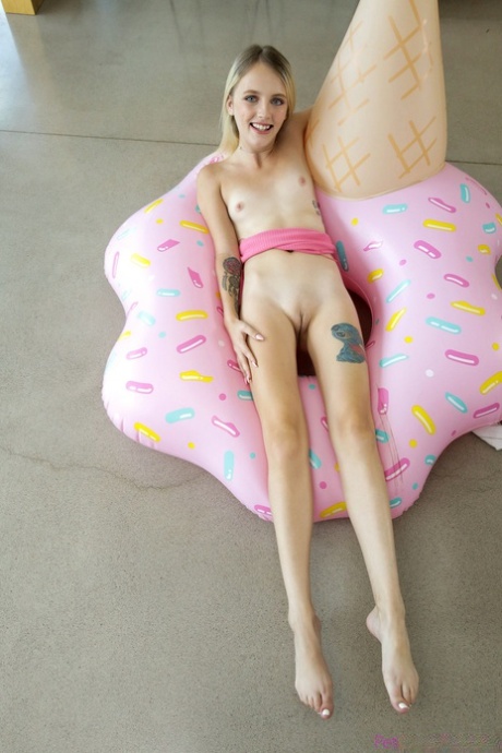 Kate Bloom perfect model archive