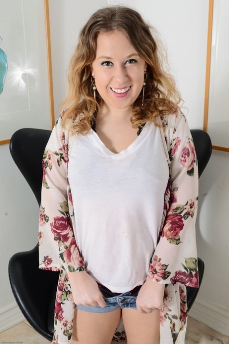 ぽっちゃりショートパンツ ホットセクシー 画像