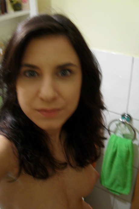 Rendy Gold erotic actress image