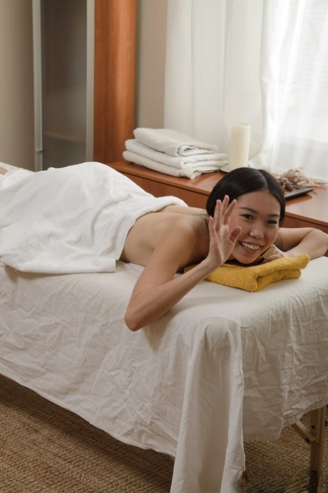 asiatisk massage pornografisk erotik foton