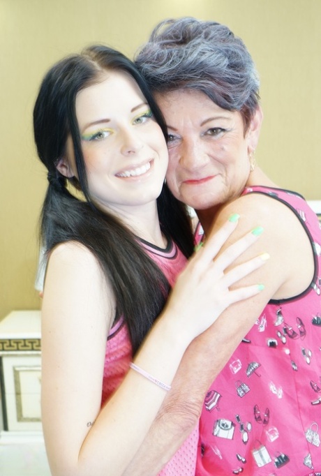 abuela lesbiana hd adulto foto