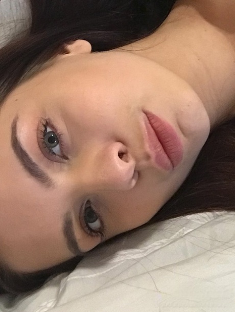 Emily Mayers model hot img