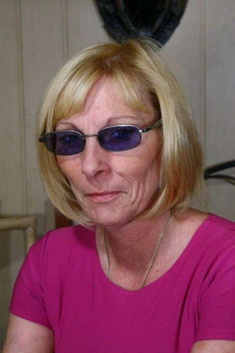 amatérská babička hd sexy archiv
