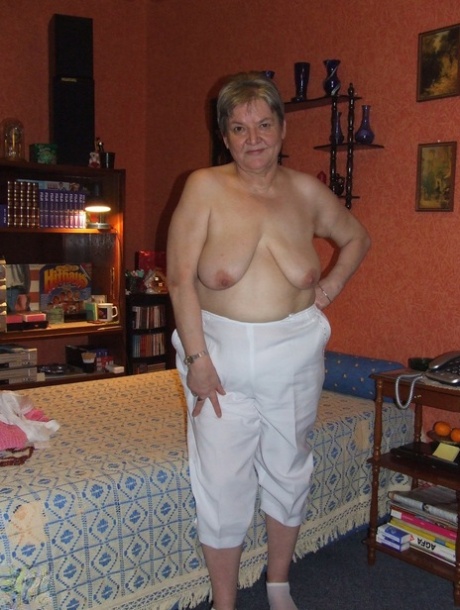 vysoká plnoštíhlá nejlépe nahá obr