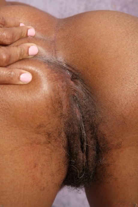 chatte noire mature top jolie des photos
