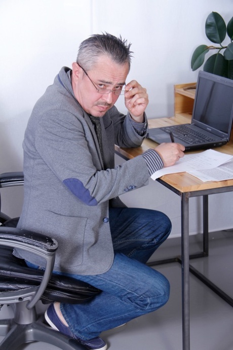 老师操青少年 火辣性愛 圖片