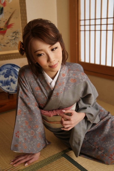 Aya Kisaki sexy actress photos