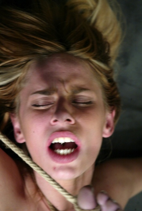 Lain Oi exclusive pornstar galleries