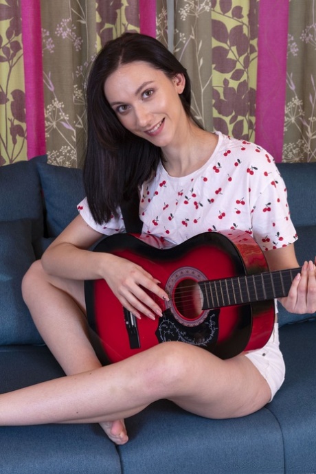 Shirley Mo star naked pics