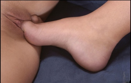 lesbian fuck exclusive pictures