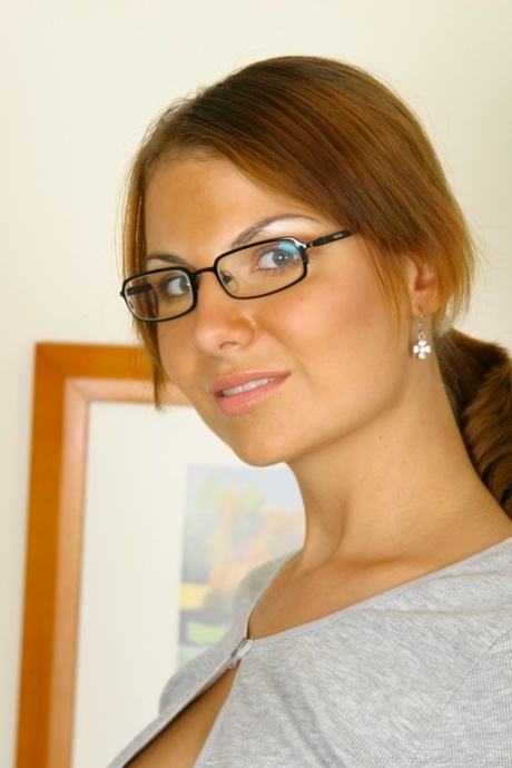 ładna buzia wolna sztuka zdjęcie