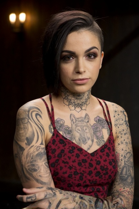 Leigh Raven star pretty pictures