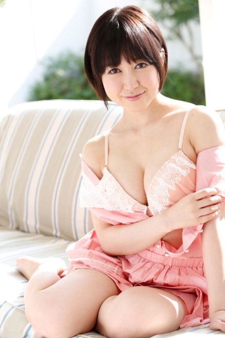 japanese short hair adult image