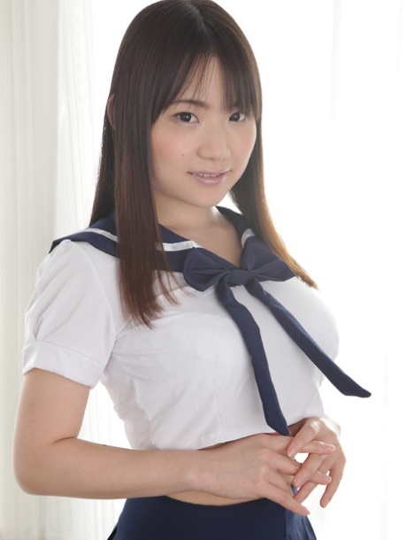 asiatisk skolflicka snyggt hett bilder