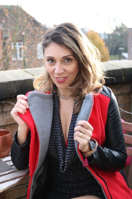 french milf hot porn pictures