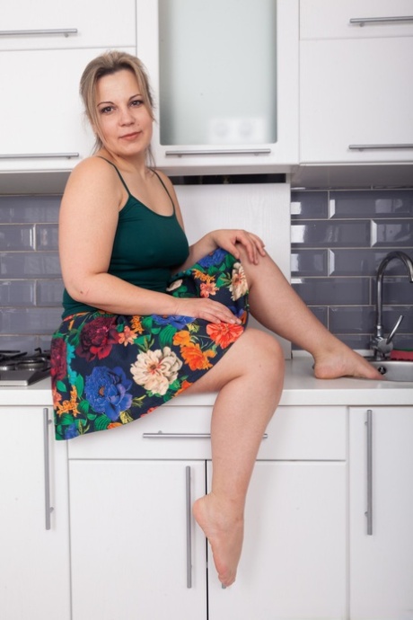wide hips thick thighs sexy nudes archive