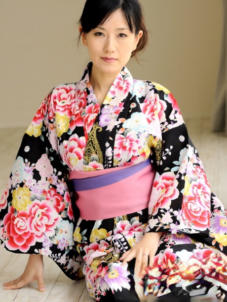 Manami Komukai model top image