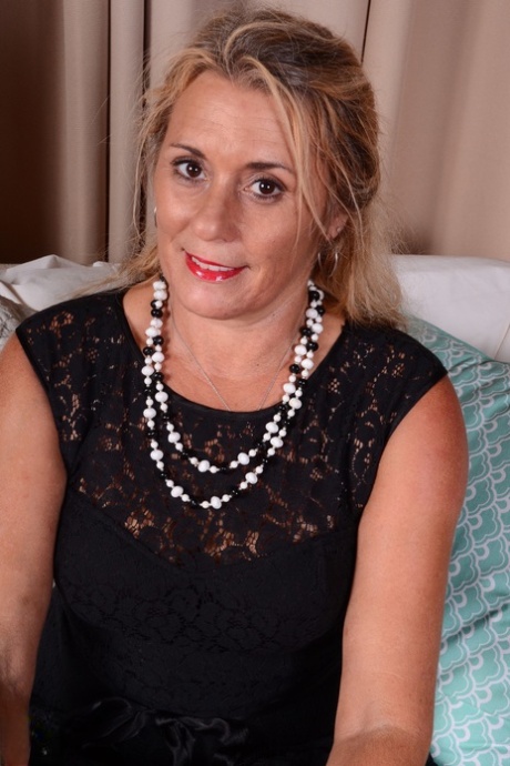 granny mom hot nude pictures