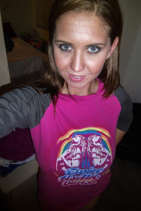 amateur teen selfie naked pic