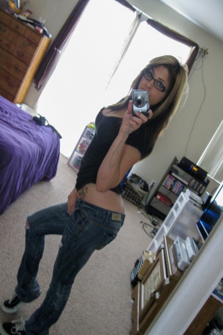 teen mirror art nude photo
