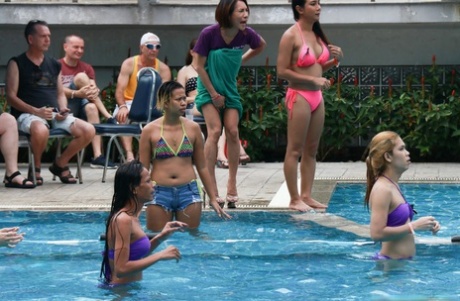 ladyboy-bikini bästa nice gallerier