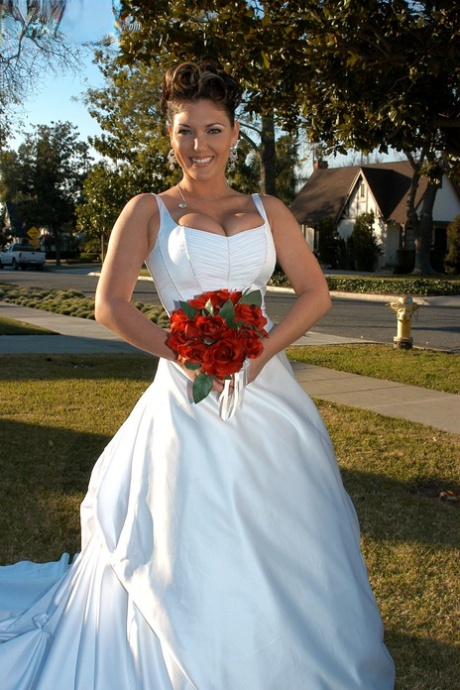 bride free nude pics