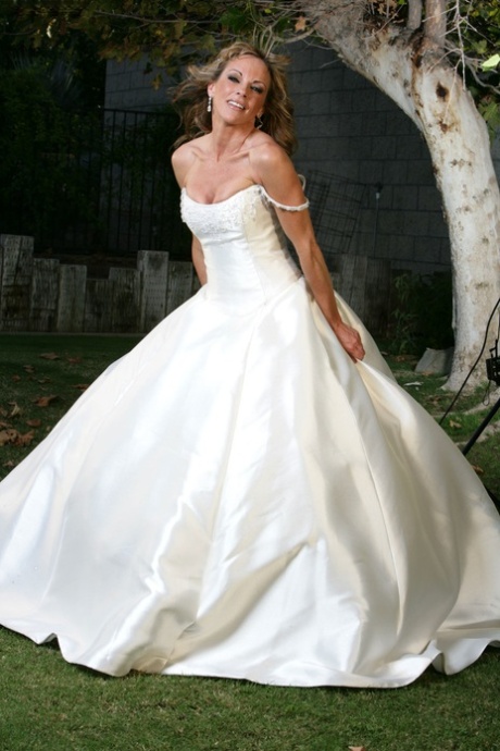 Shayla Laveaux model pretty image