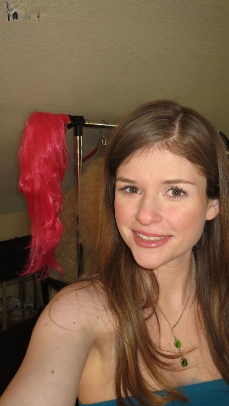 Lara Brookes nice star pic