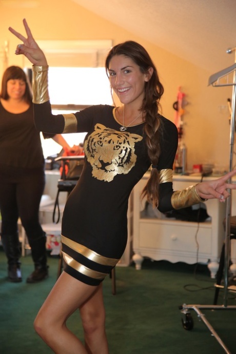 brunetka puma erotyka dla dorosłych obraz