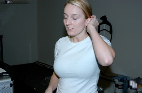 Crissy Cums pornstar top pictures