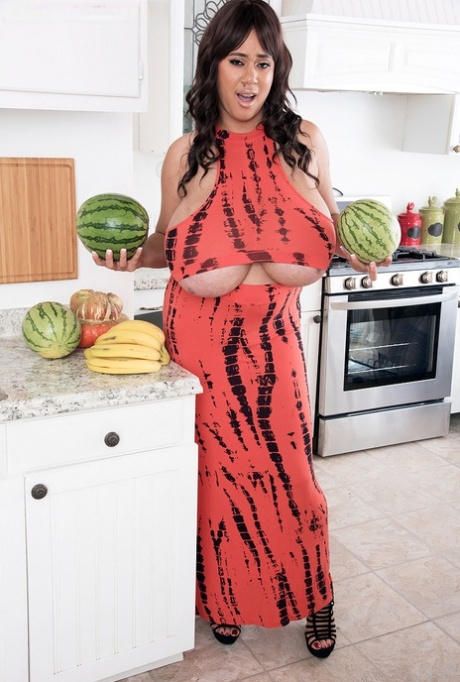 Roxi Red xxx actress galleries