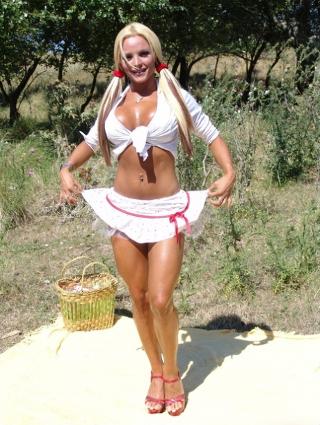 shemale skirt hot xxx gallery