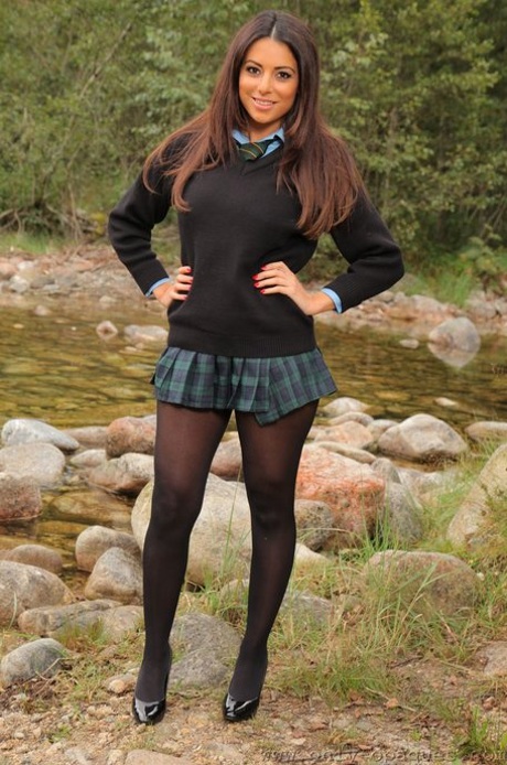 schoolgirl skirt pornos gallery