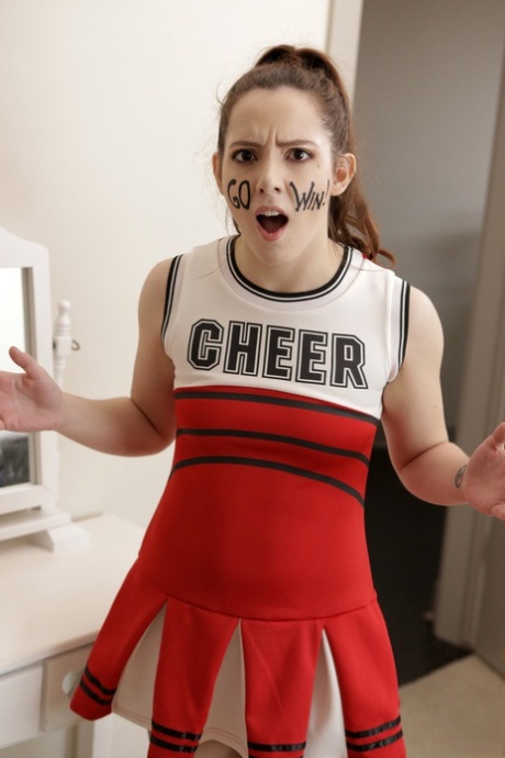 cheerleader xxx picture