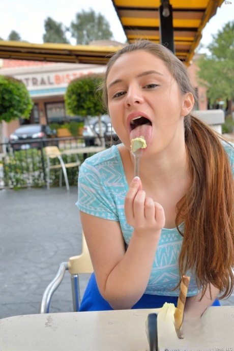 public flashing free sex pics