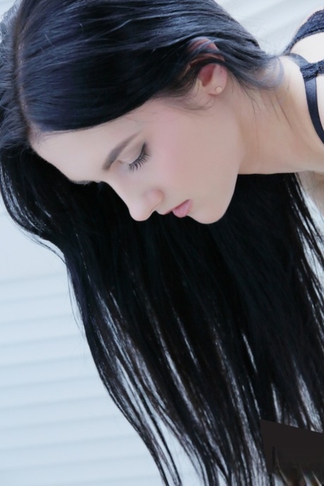 beautiful face naked pic